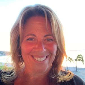 Meet your Posher, Robyn